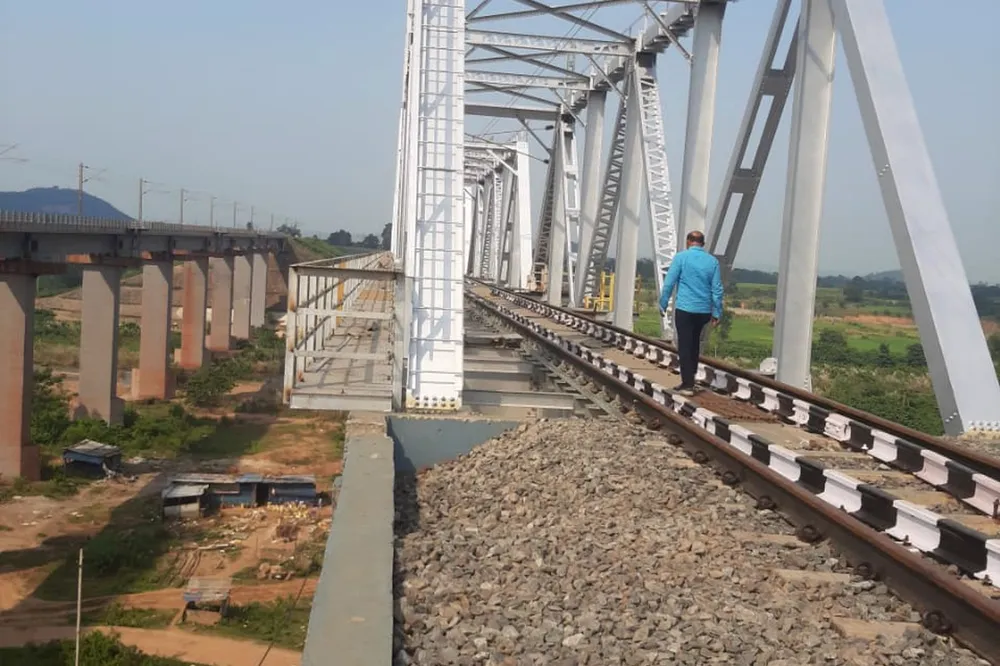 BR No. 390 — Brahmanipal, Keonjhar railway bridge girder work