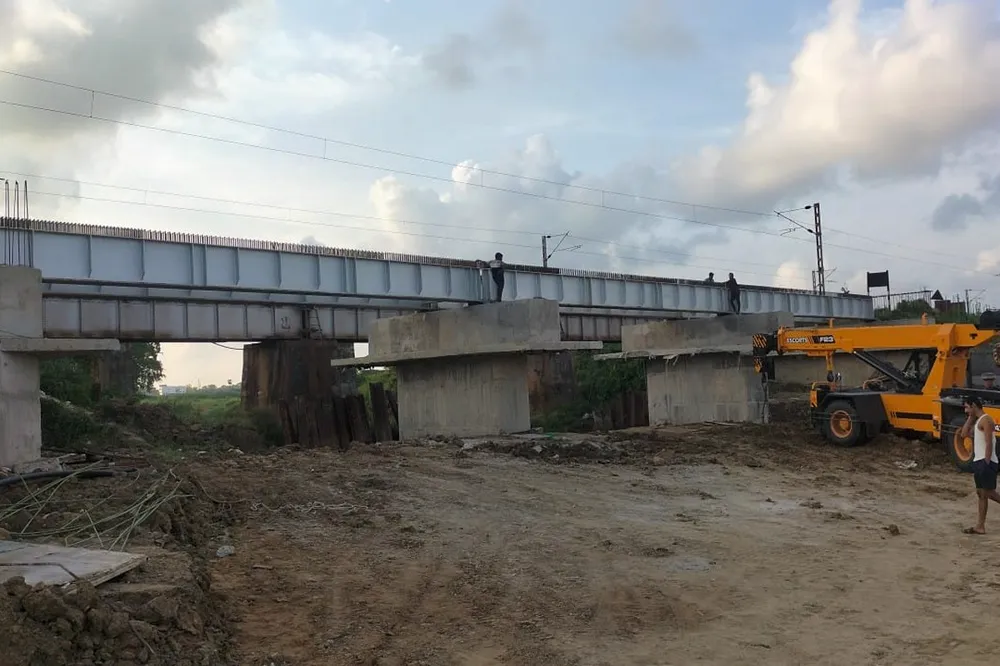 Jagdalpur–Kirandul Doubling Project railway bridge girder work